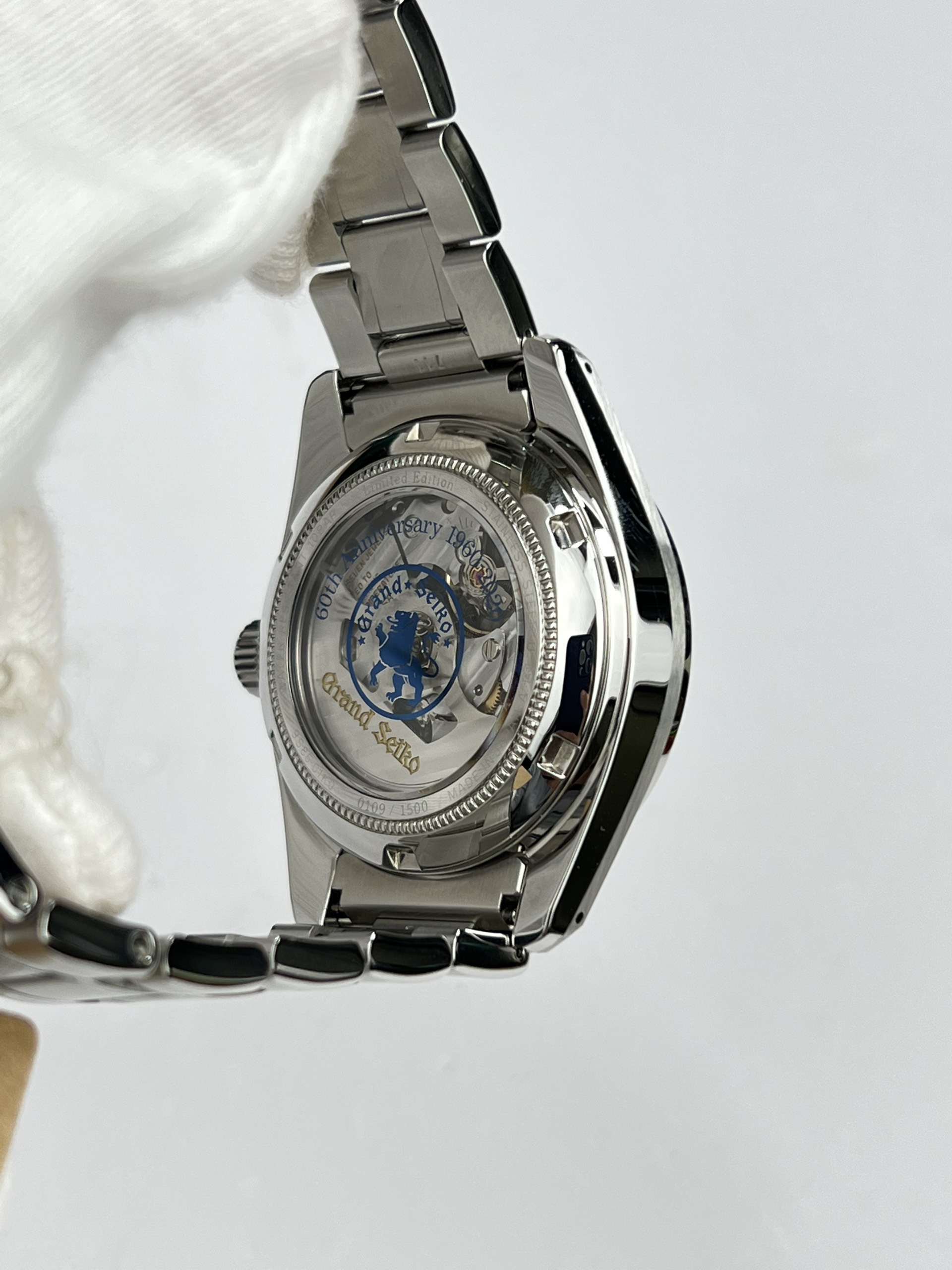 33-e87bcc57-a6e3-47d9-9c7a-c1d23b3d3345