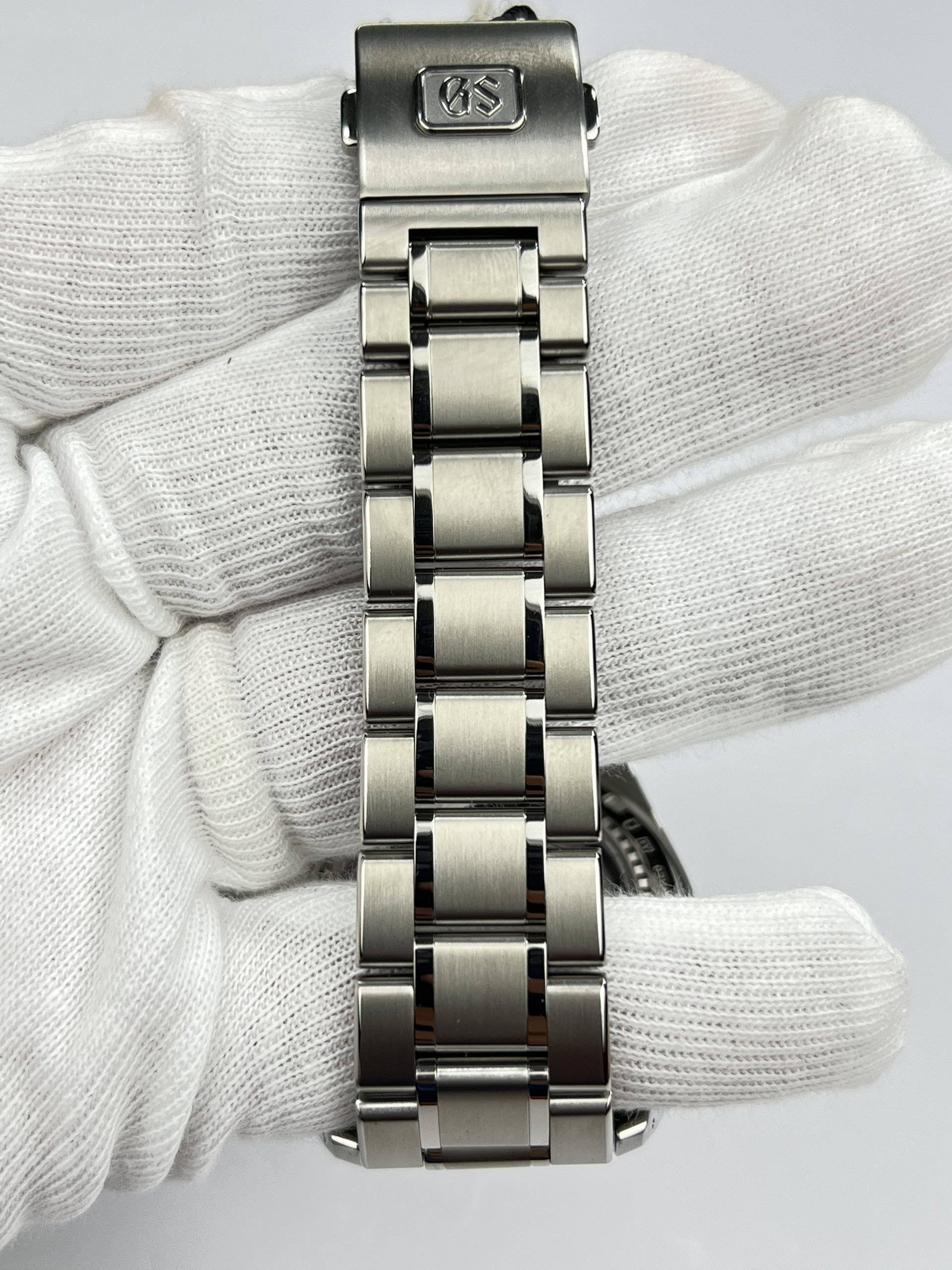 5-617c63b5-c478-436e-b891-823a5f8d4637